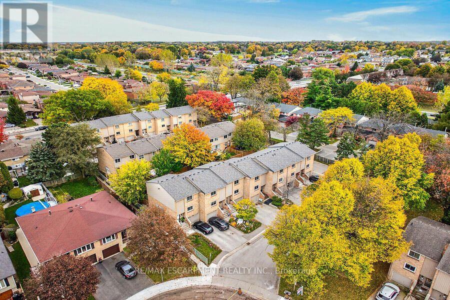 3- 63 FONTHILL Road, Hamilton, ON photo 3