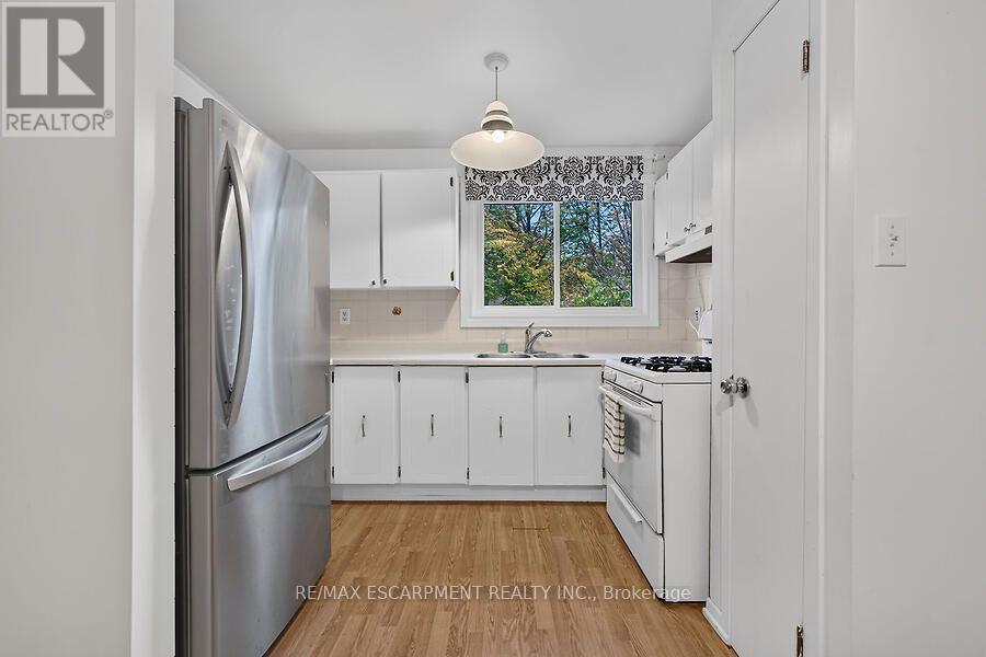 3- 63 FONTHILL Road, Hamilton, ON photo 9