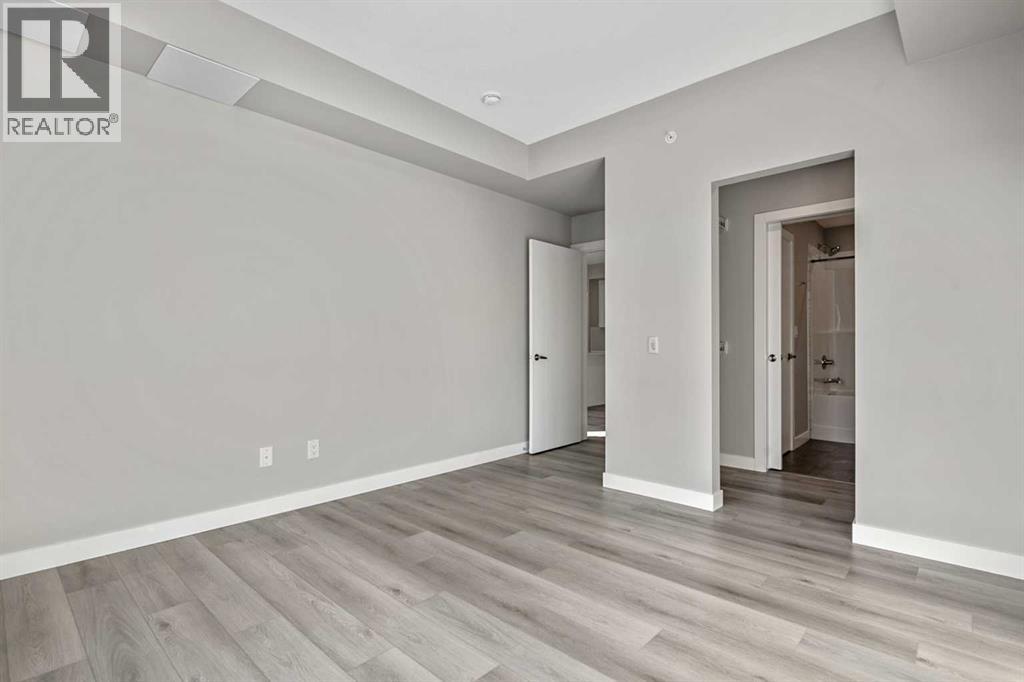 Actual Photo - vacant and ready to move in!