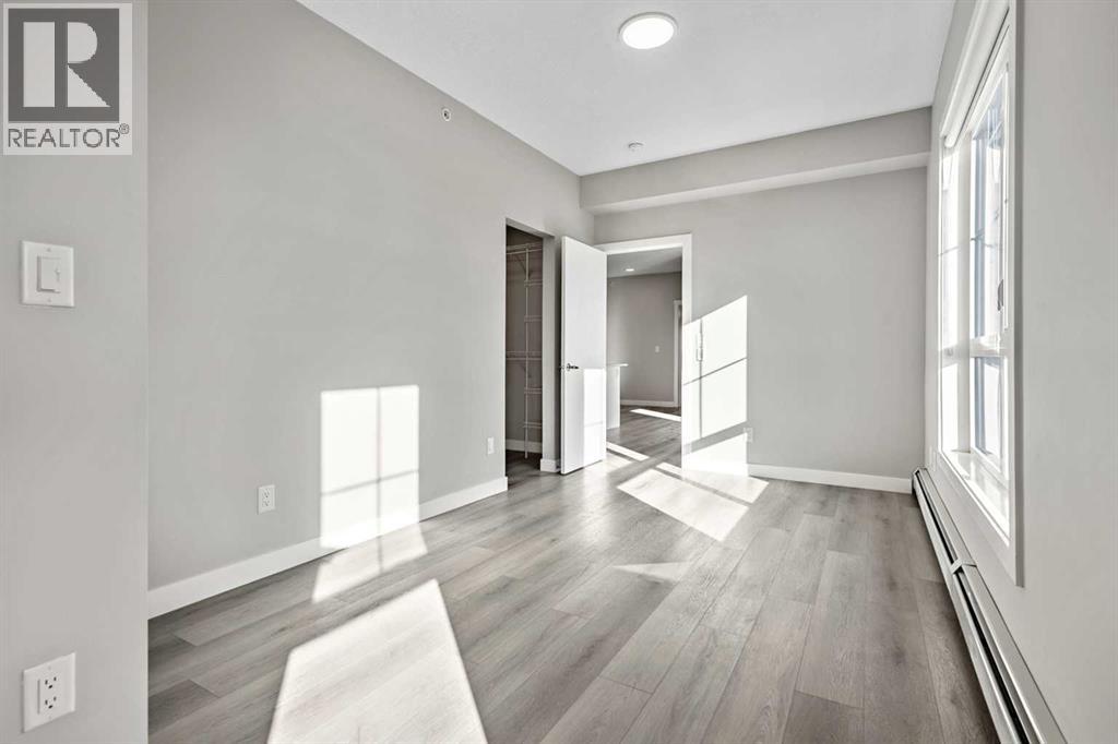 Actual Photo - vacant and ready to move in!