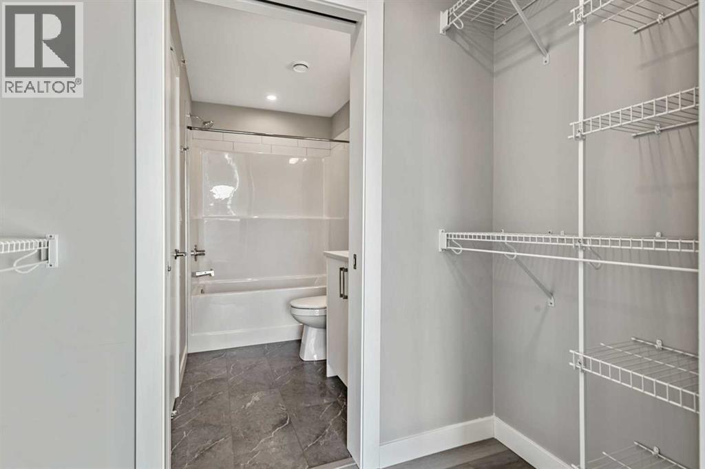 Actual Photo - vacant and ready to move in!