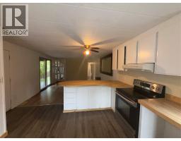 Living room - 405 3rd Avenue, Castlegar, BC V1N1Y1 Photo 7