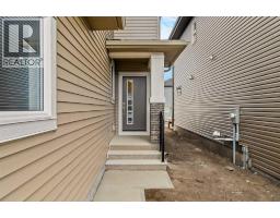 125 Quartz Crescent, Cochrane, AB T4C3G2 Photo 34