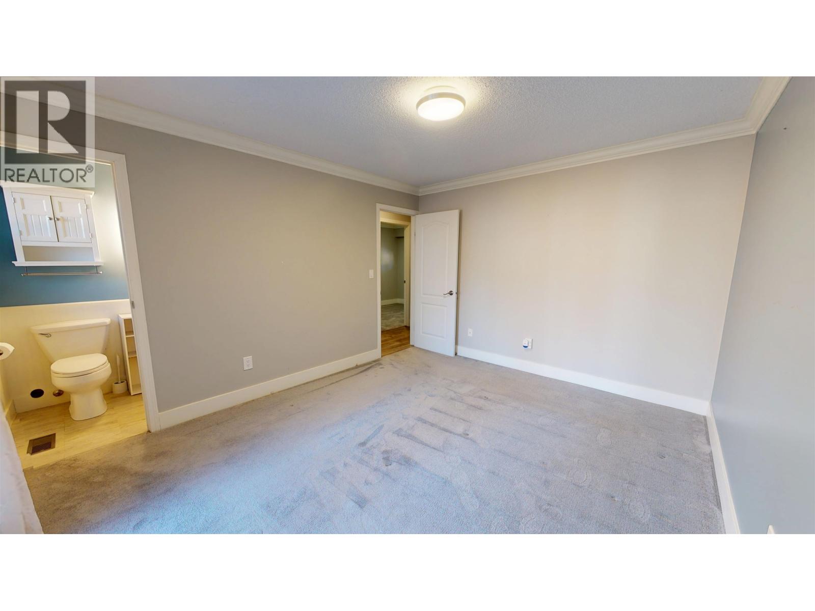 5645 51 Avenue, Delta