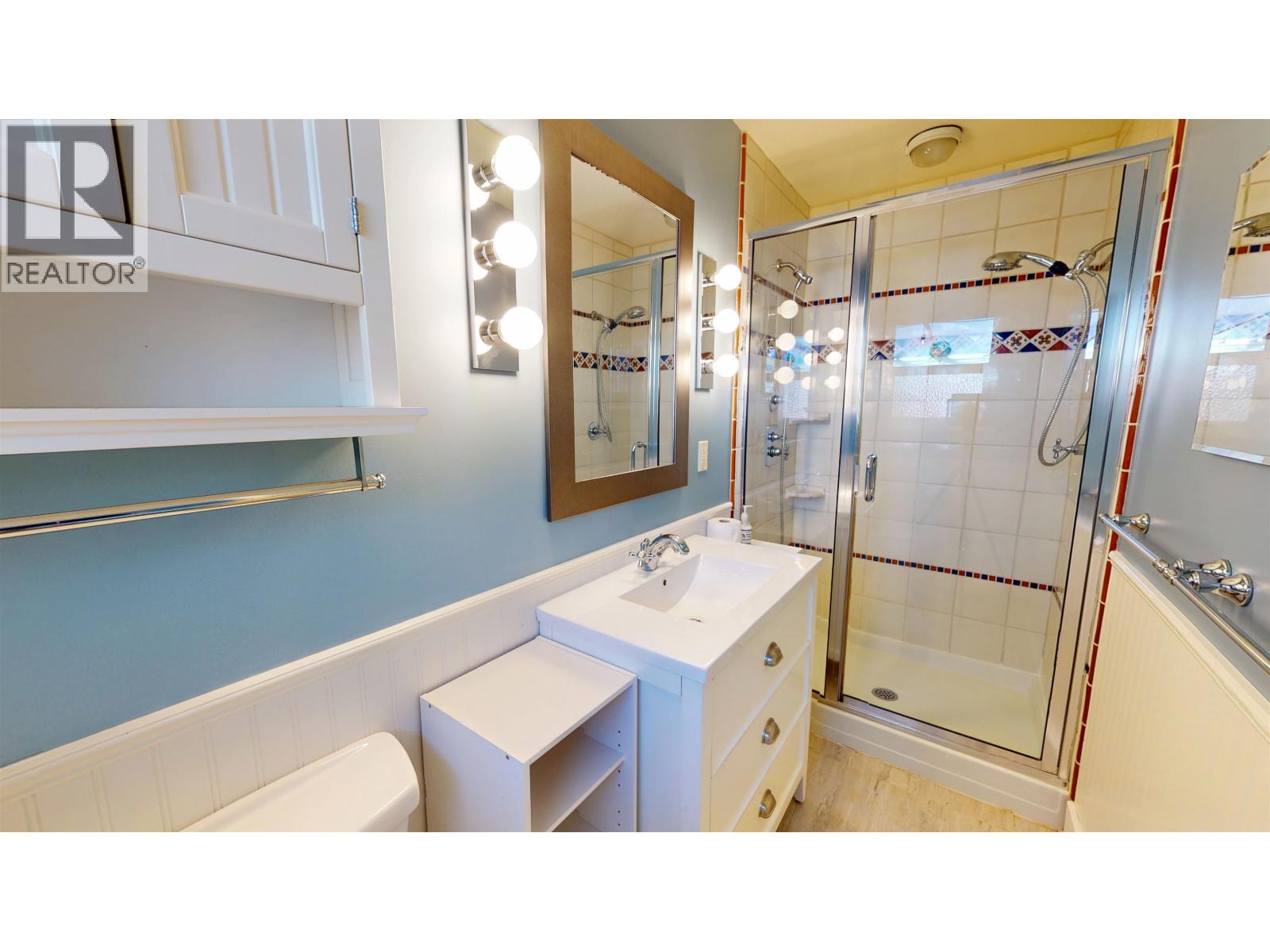 5645 51 Avenue, Delta