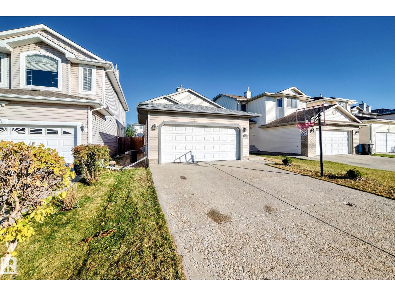 11728 169 Avenue NW, photo 47