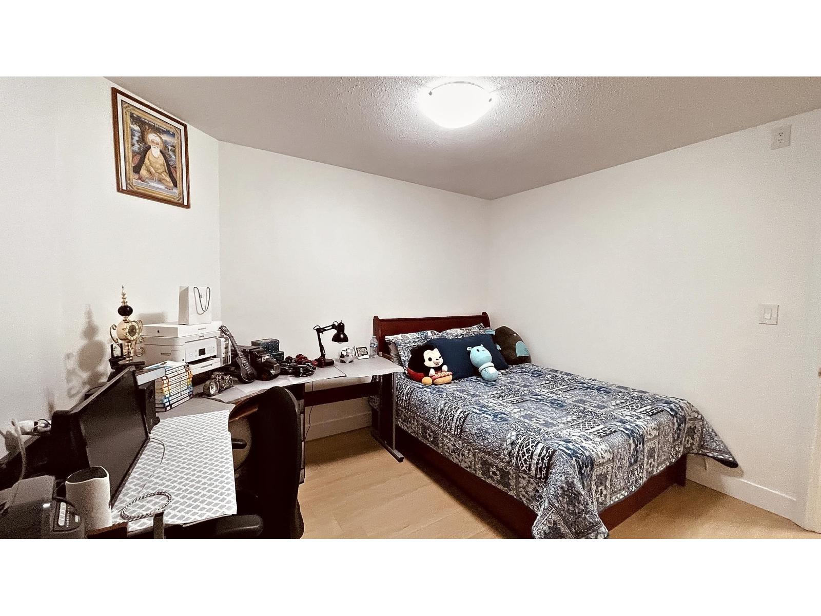 121 8655 King George Boulevard, Surrey — photo 13