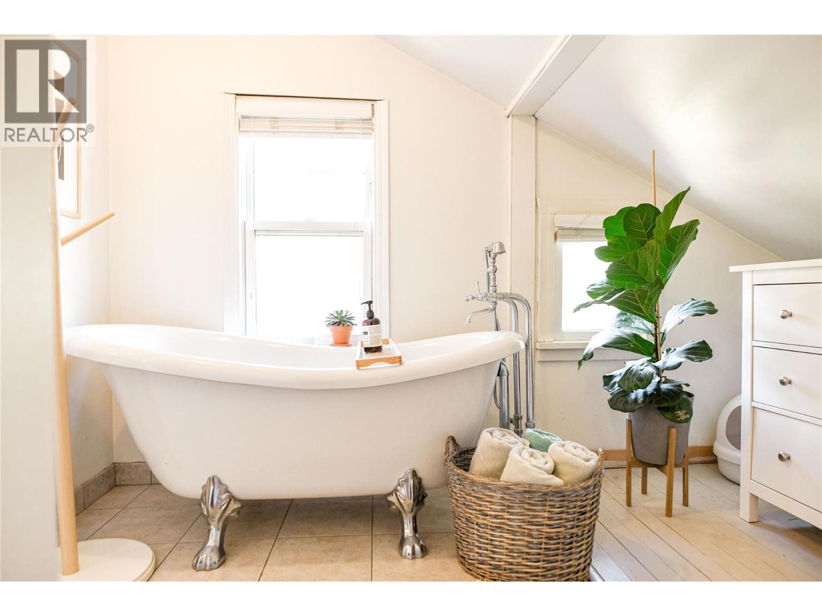  2155 Newton Road, Cawston - Image 1