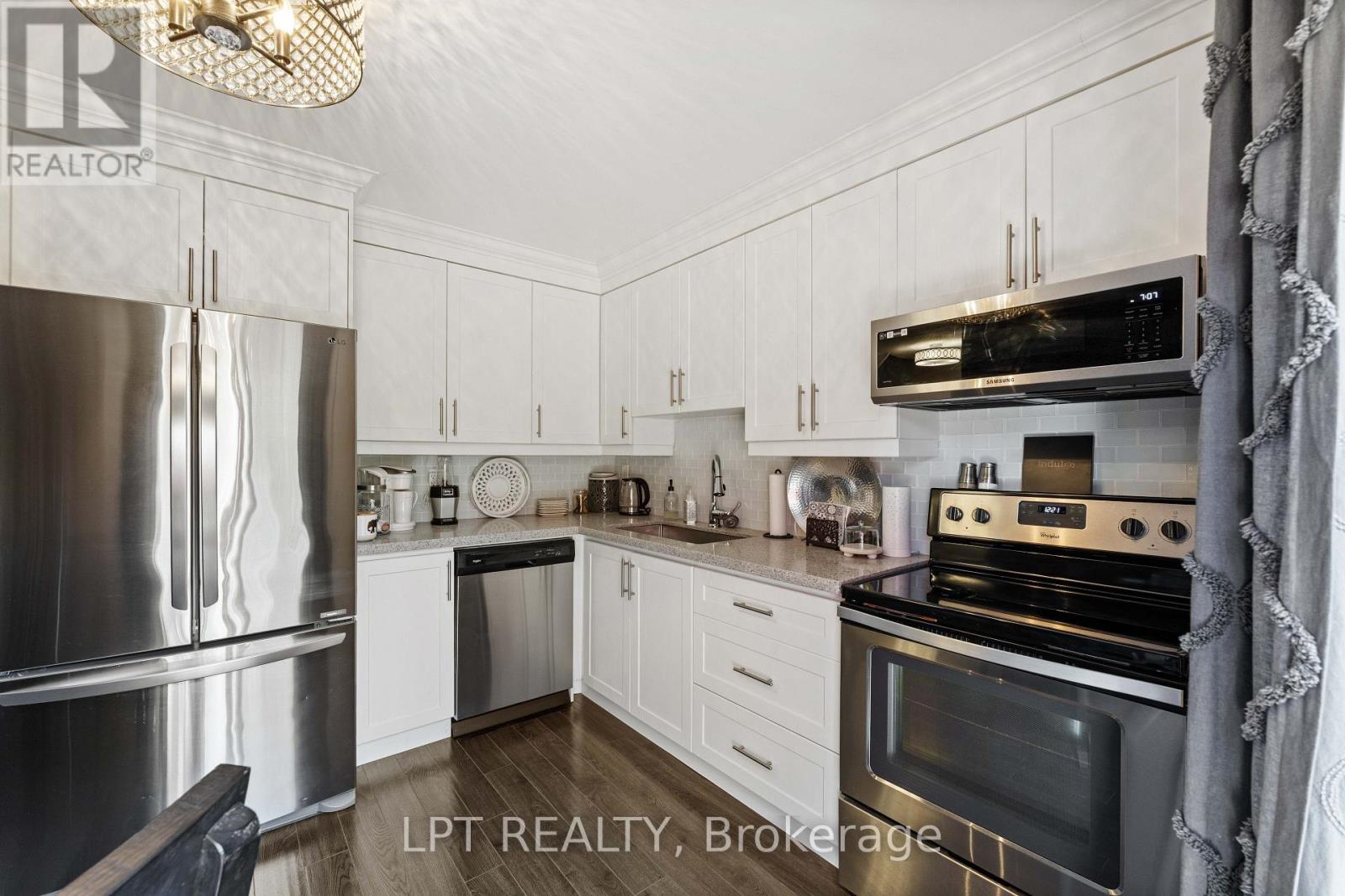 8 Hattie Court, Georgina, ON photo 6