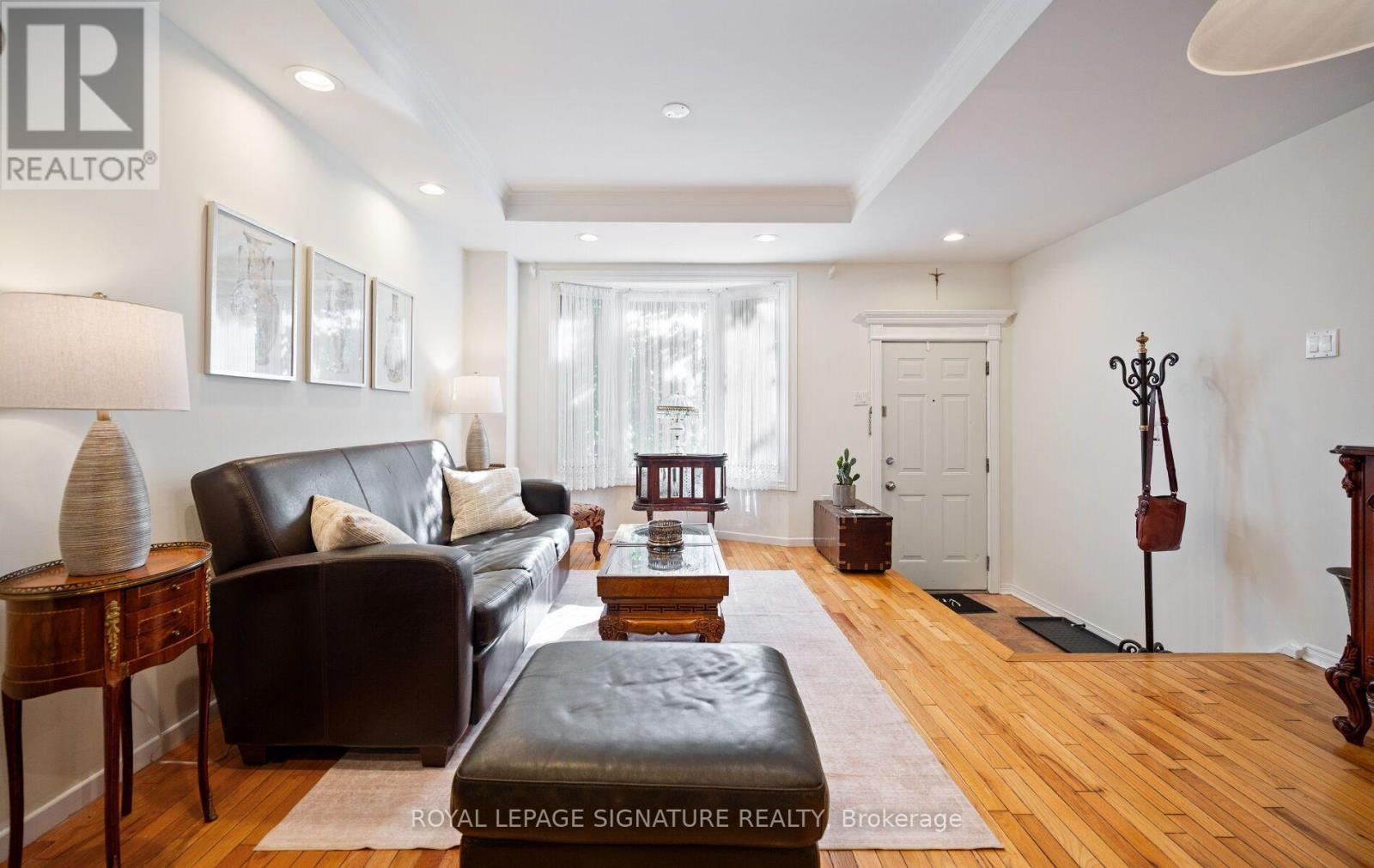 Photo of 3160 DUNDAS STREET