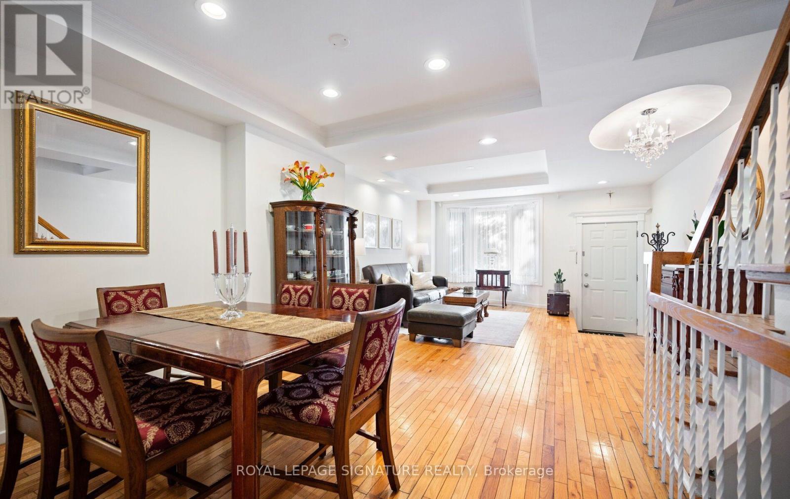 Photo of 3160 DUNDAS STREET