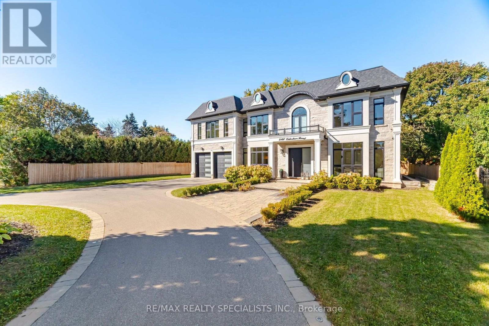 Photo of 2107 LAKESHORE ROAD W
