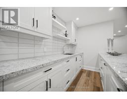 2107 Lakeshore Road W, Oakville, ON L6L1G6 Photo 39