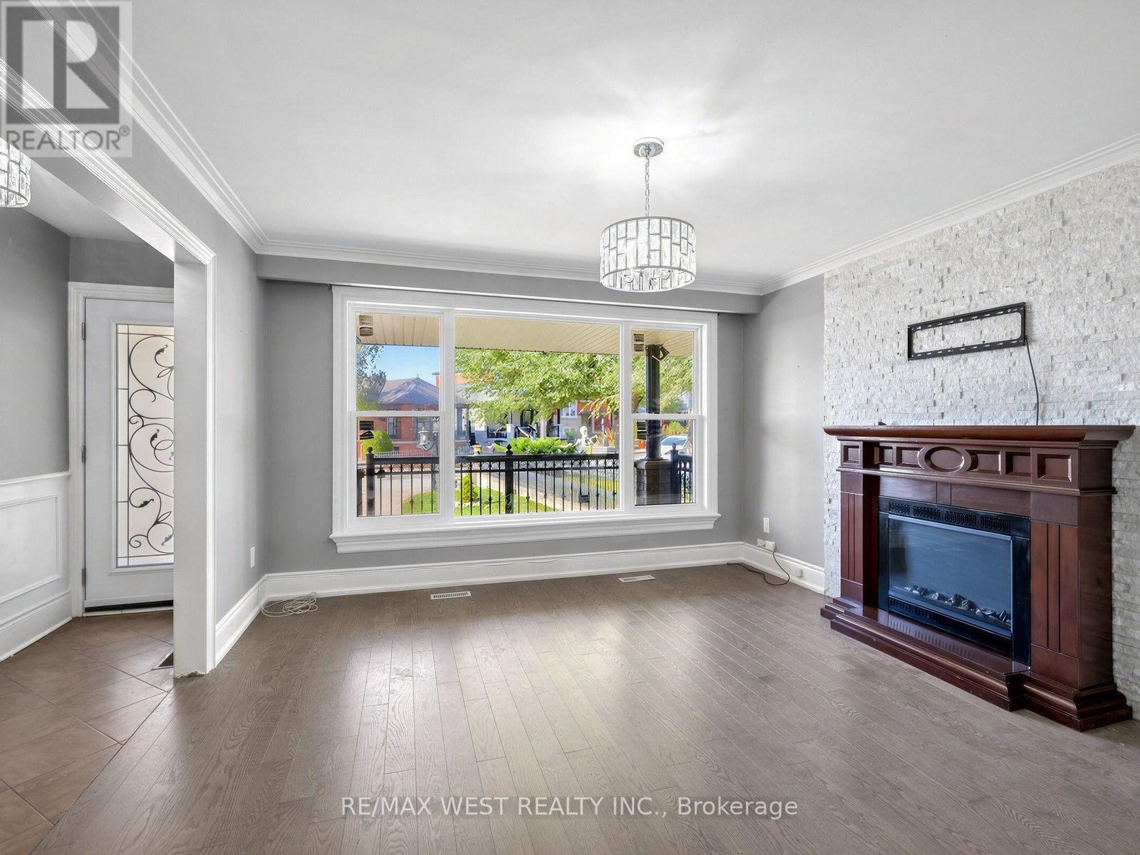 Photo of 49 DYNEVOR ROAD