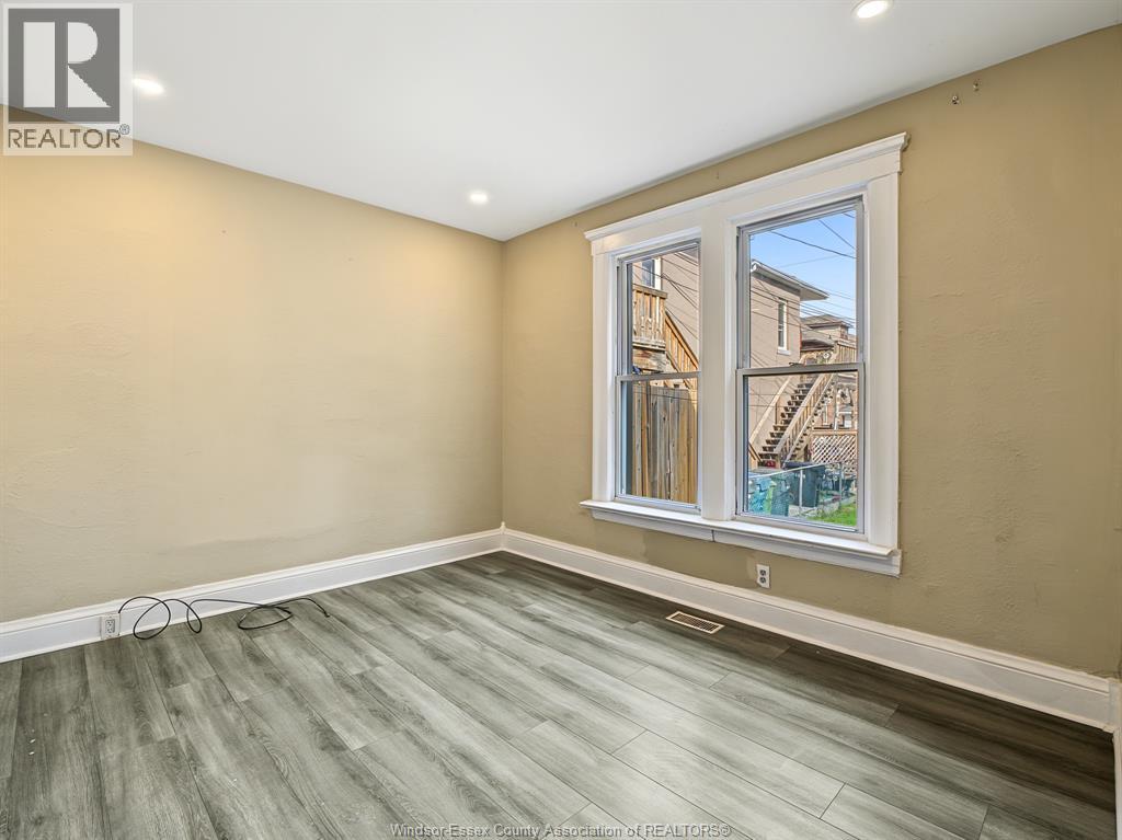 434 GLADSTONE AVENUE - 13