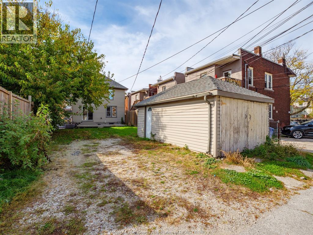 434 GLADSTONE AVENUE - 23