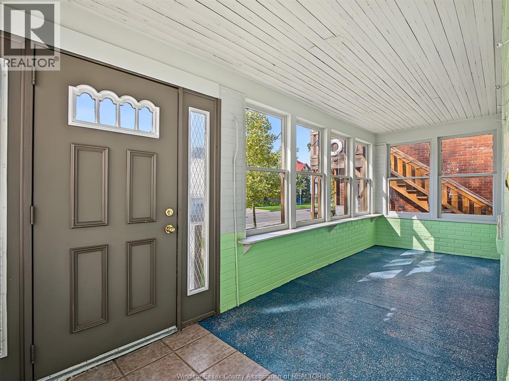 434 GLADSTONE AVENUE, Windsor — photo 4