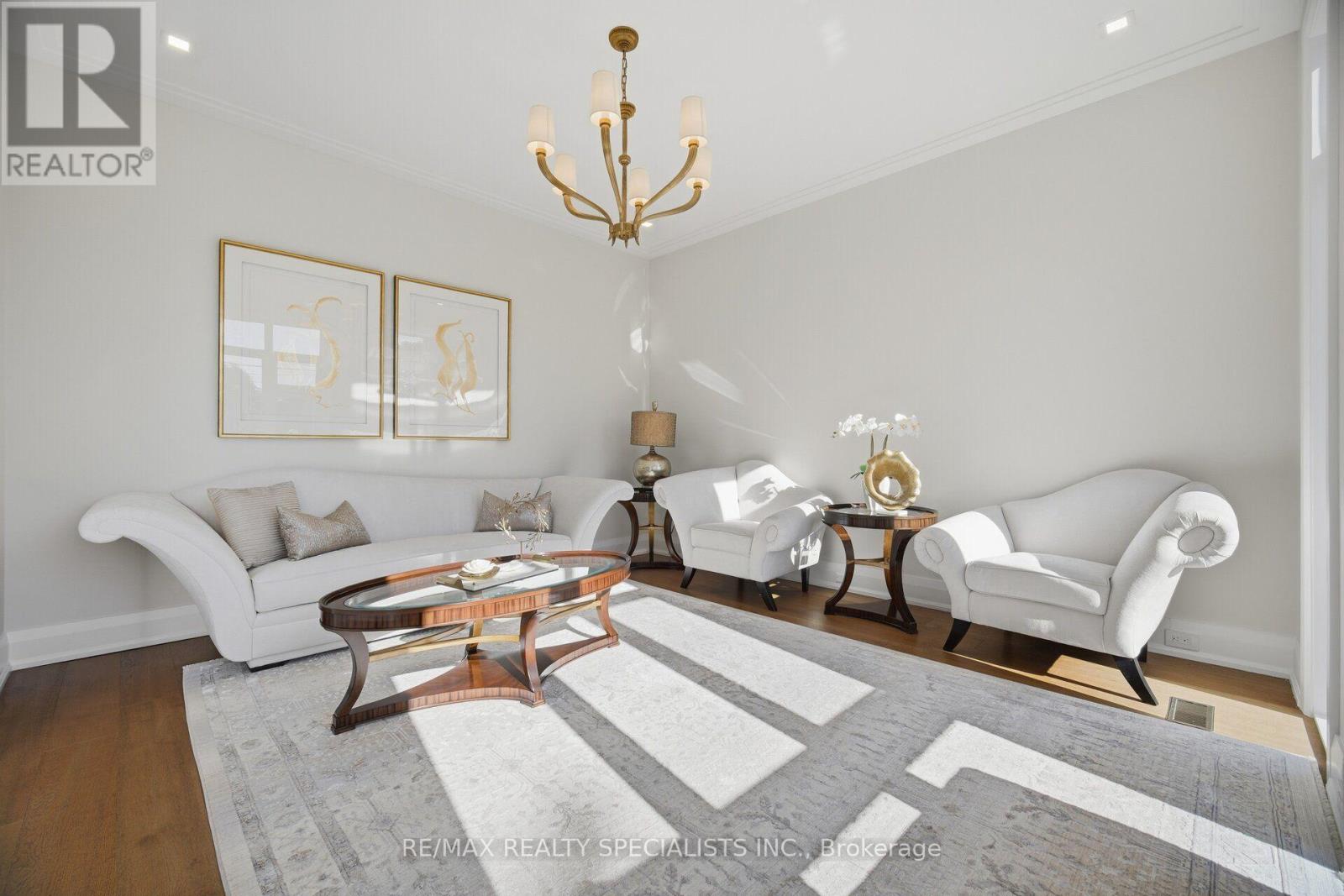 Photo of 2107 LAKESHORE ROAD W