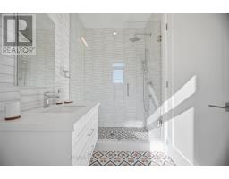 2107 Lakeshore Road W, Oakville, ON L6L1G6 Photo 31