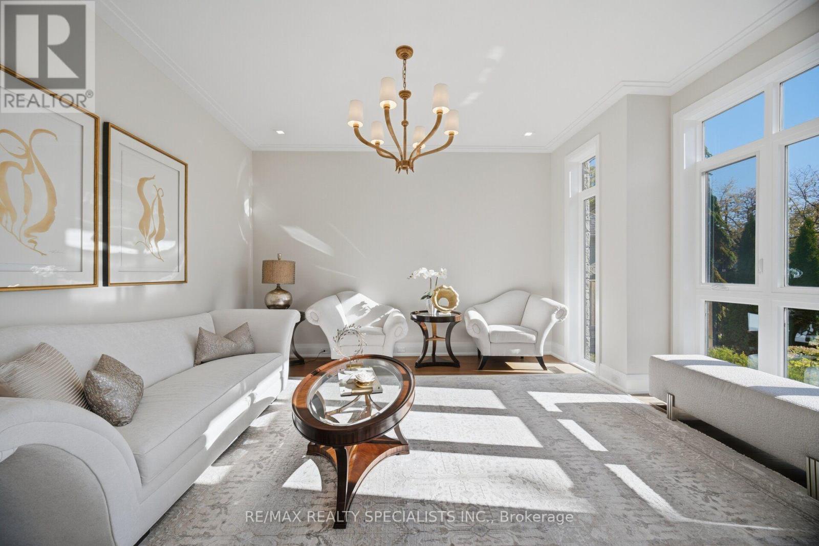 Photo of 2107 LAKESHORE ROAD W