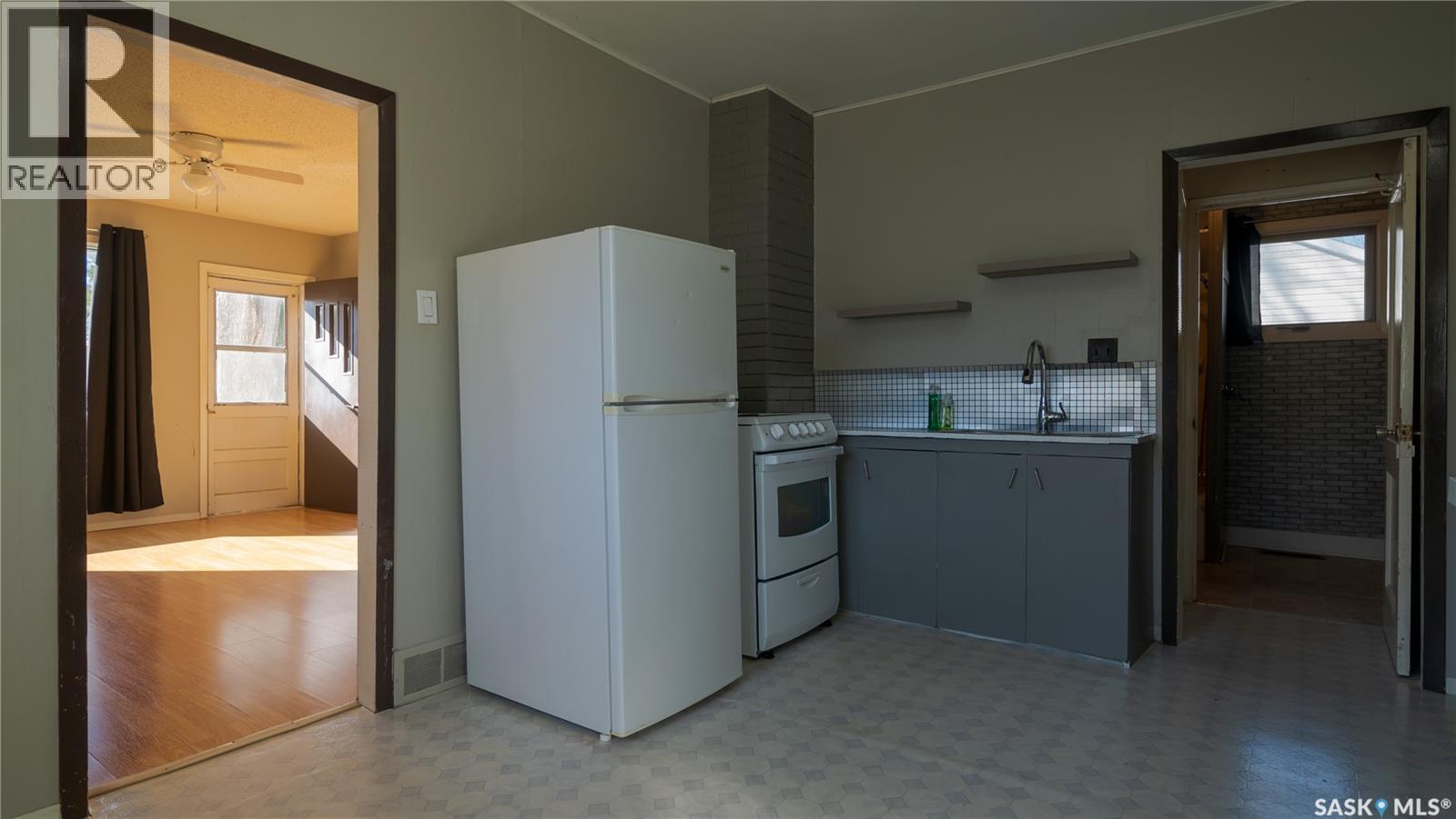 240 6th AVENUE E, Canora — photo 14