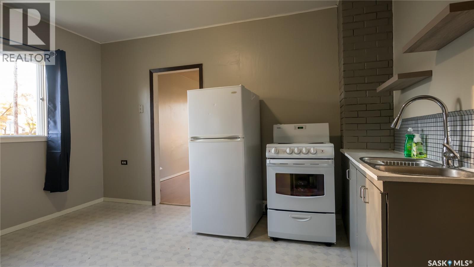 240 6th AVENUE E, Canora — photo 15