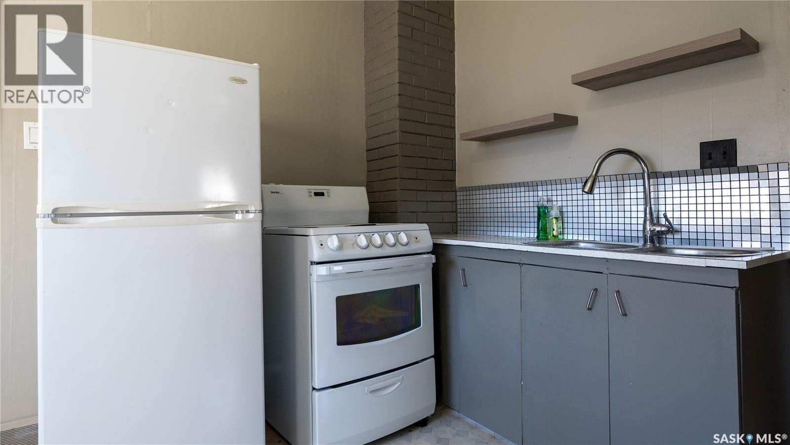 240 6th AVENUE E, Canora — photo 16