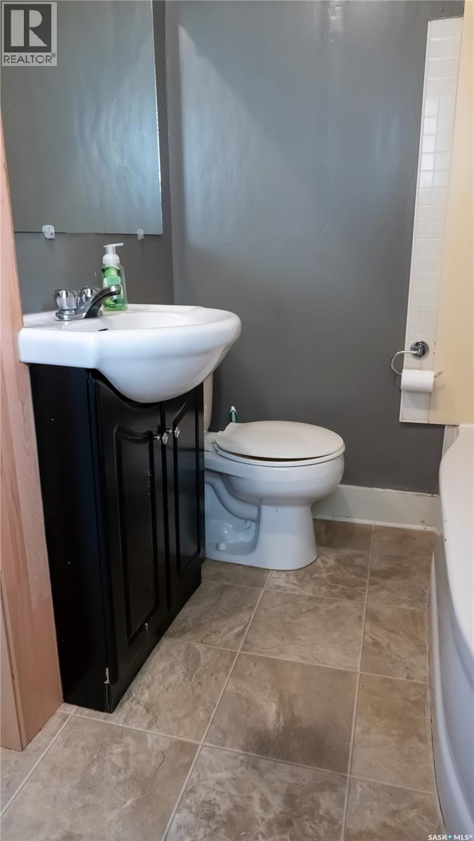 240 6th AVENUE E, Canora — photo 23