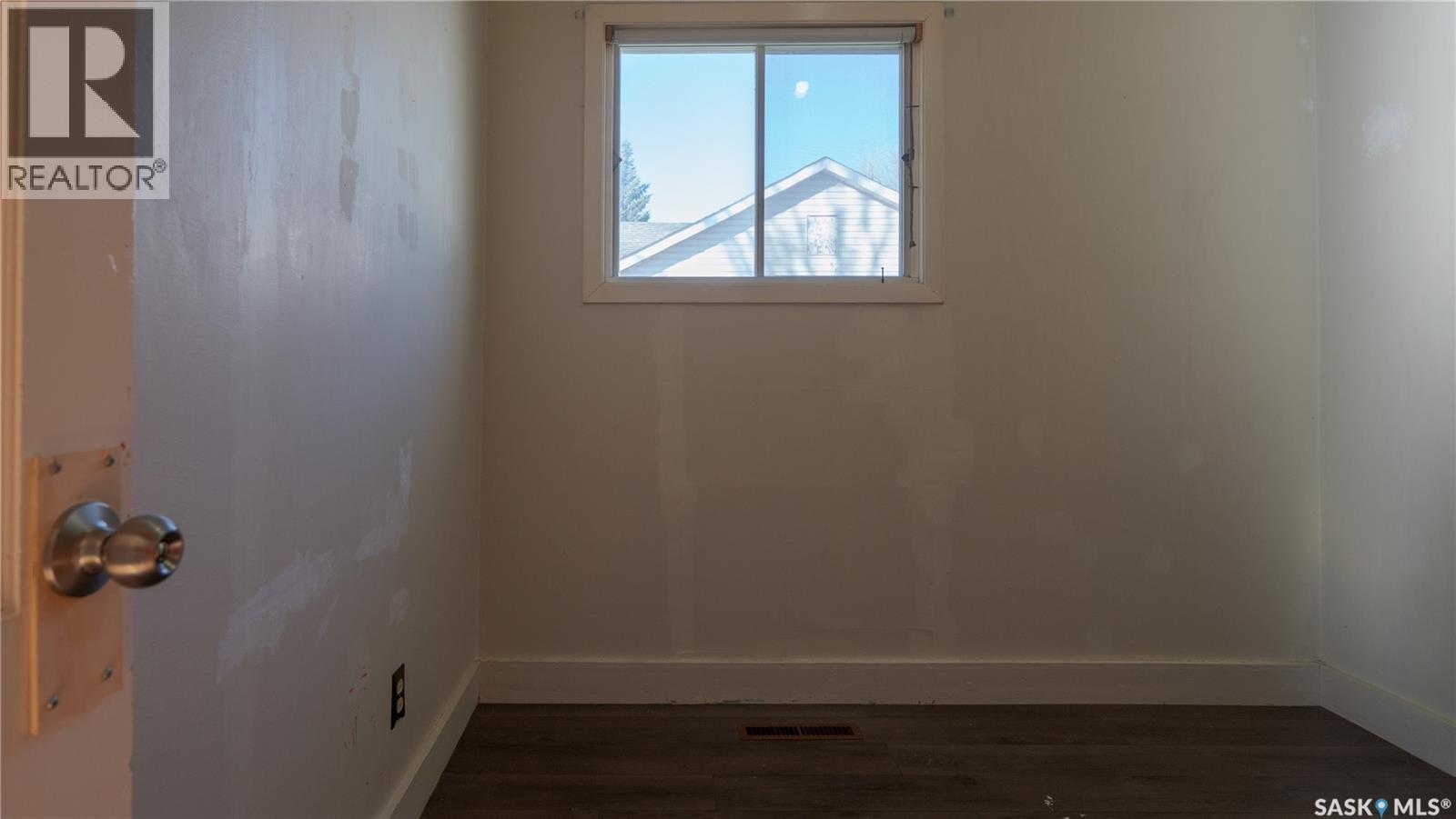 240 6th AVENUE E, Canora — photo 29