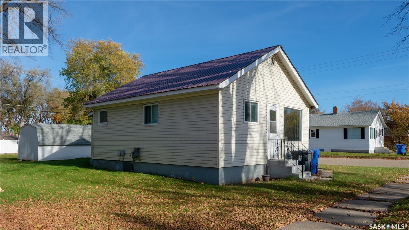 240 6th AVENUE E, Canora — photo 3