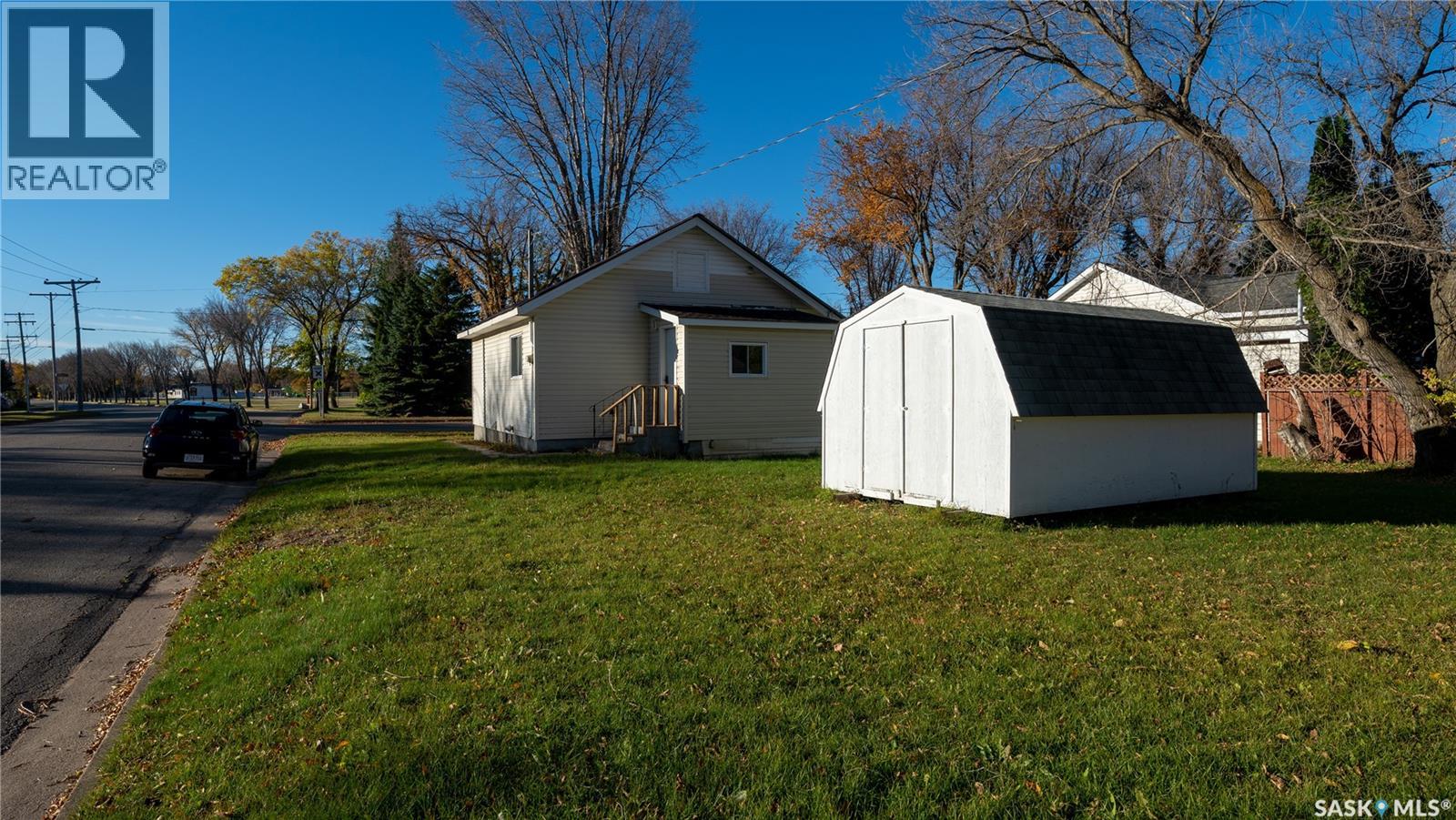 240 6th AVENUE E, Canora — photo 4