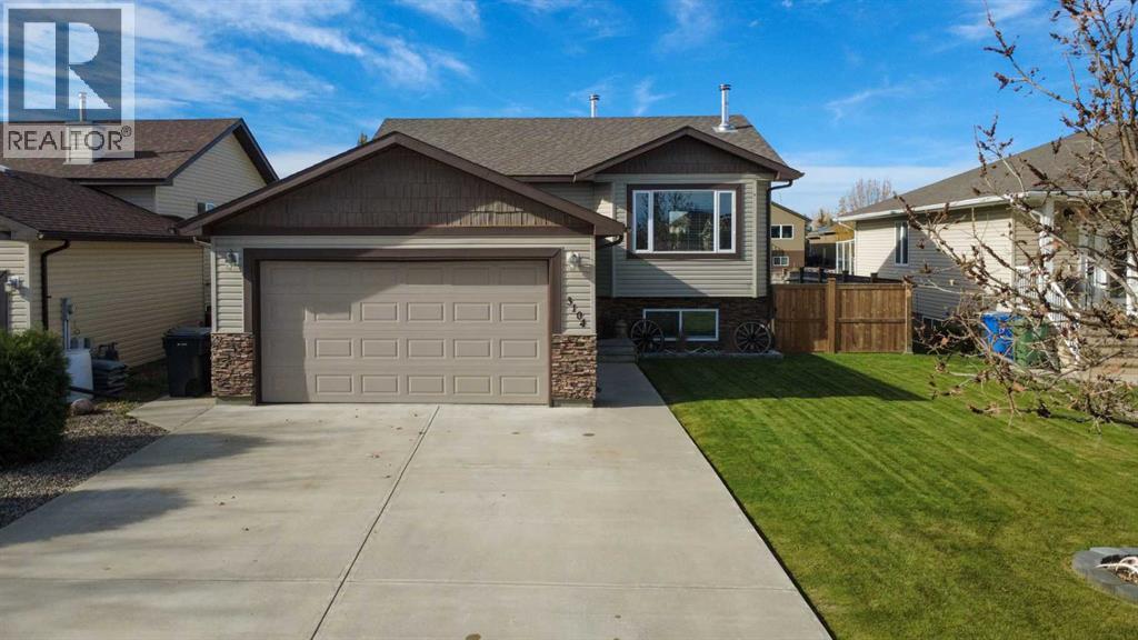 3104 22 Street, photo 3 of 47