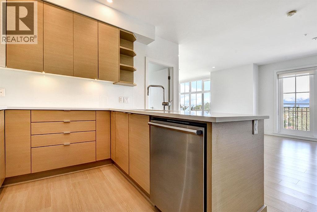 PH7 2528 Collingwood Street, Vancouver — photo 14