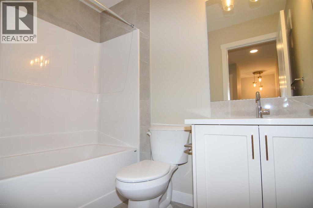 975 Edgefield Avenue, photo 13 of 25