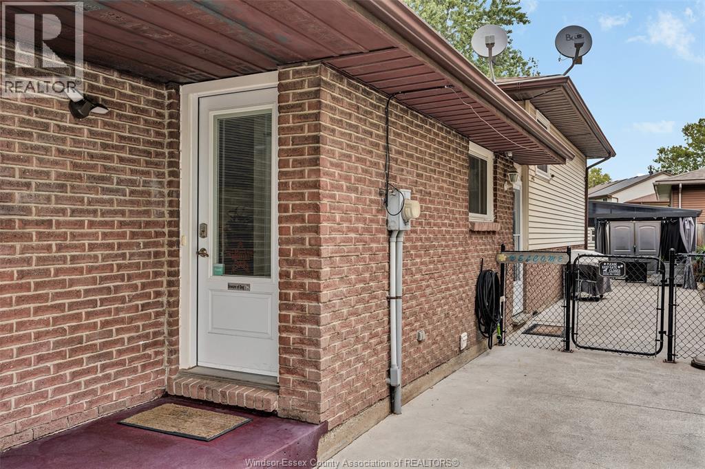 3090 FAIRLANE CRESCENT, Windsor — photo 5