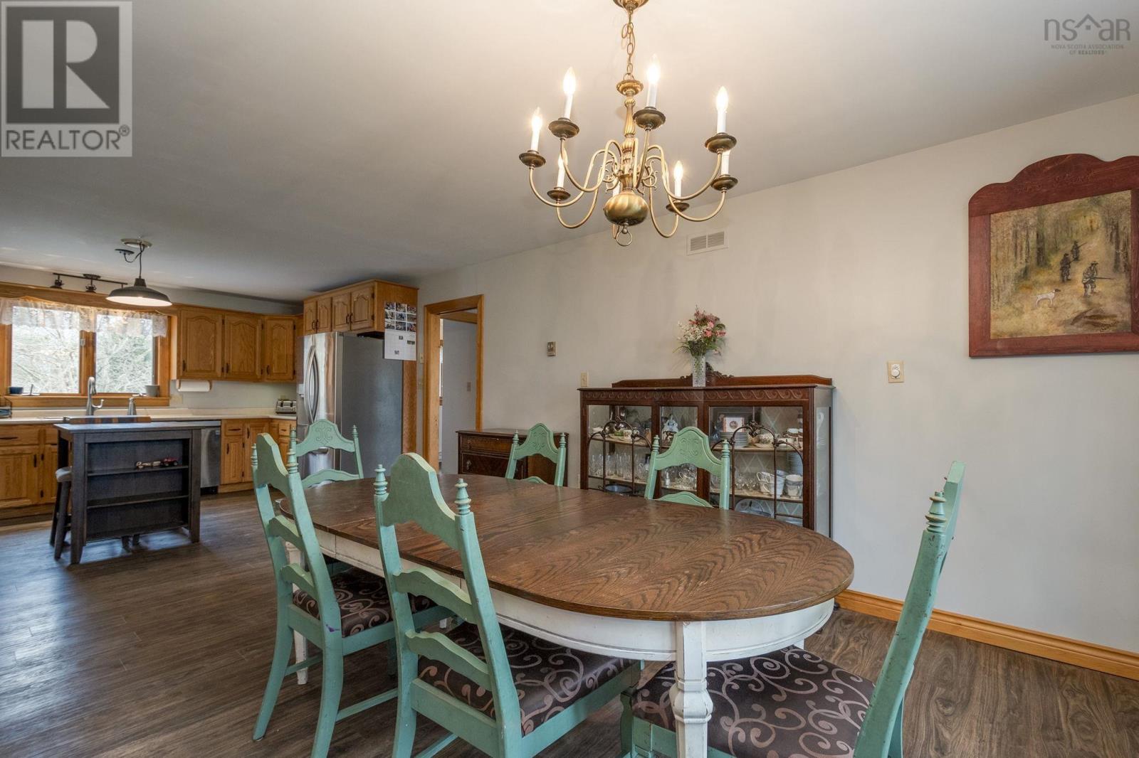 752 Main Street, photo 7
