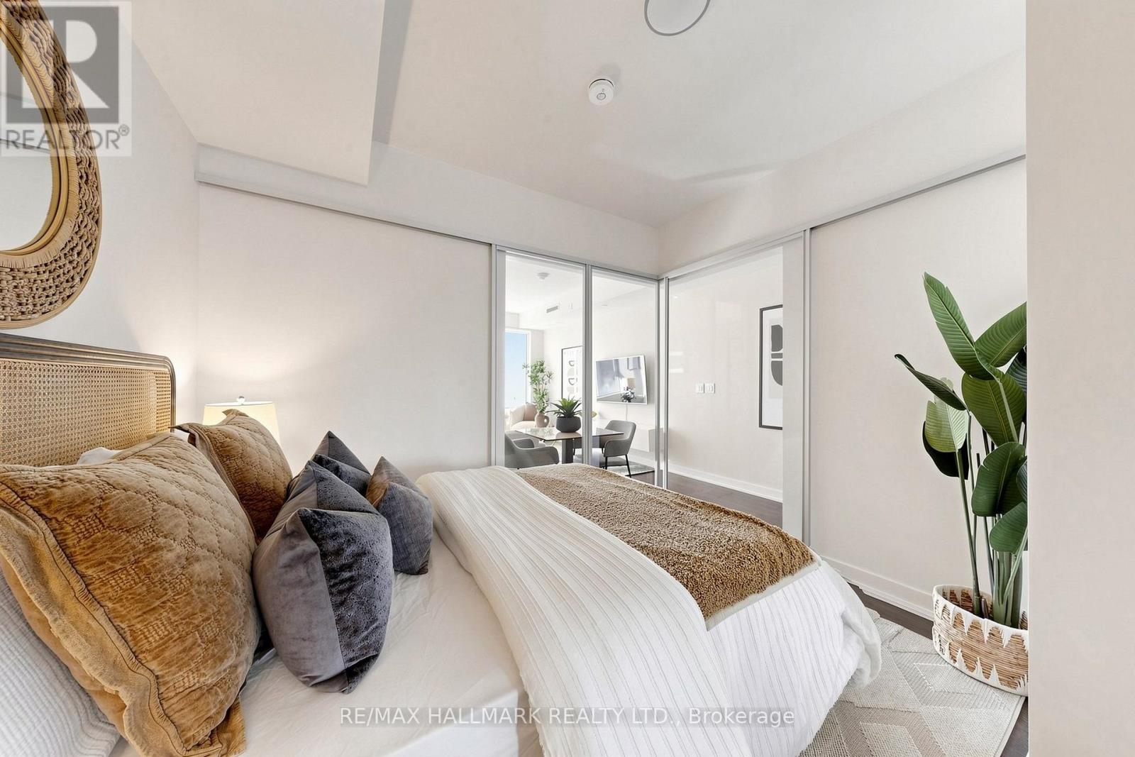 305- 1 Cardiff Road, Toronto, ON photo 10
