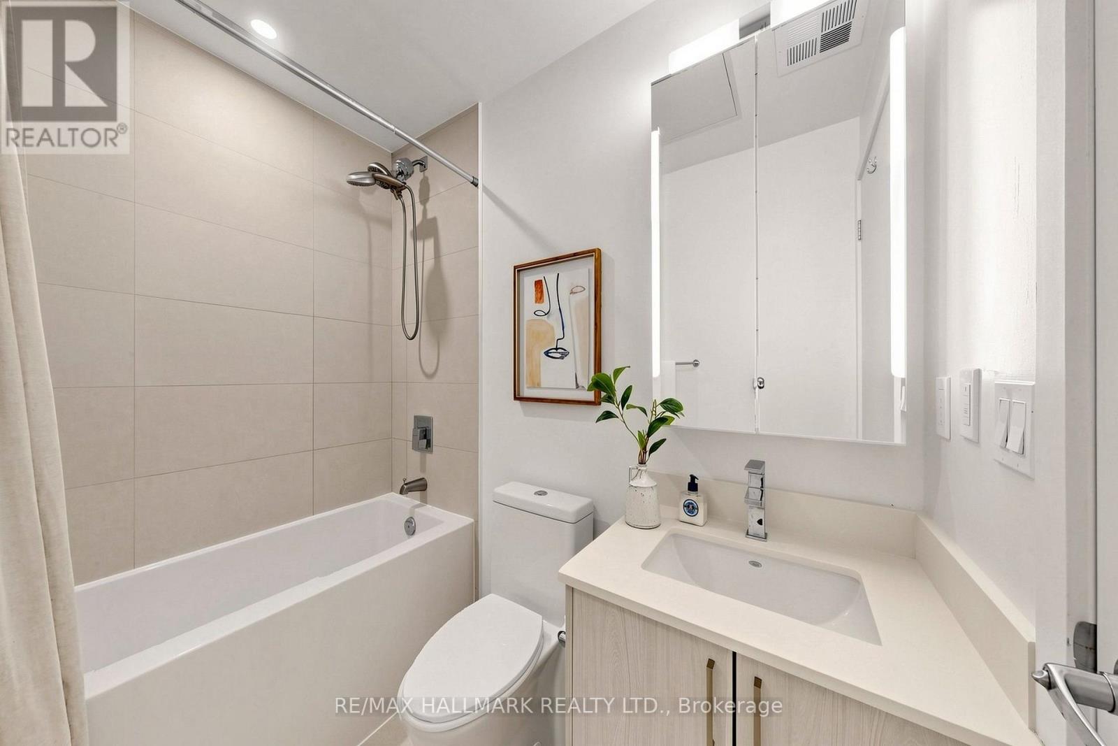 305- 1 Cardiff Road, Toronto, ON photo 13