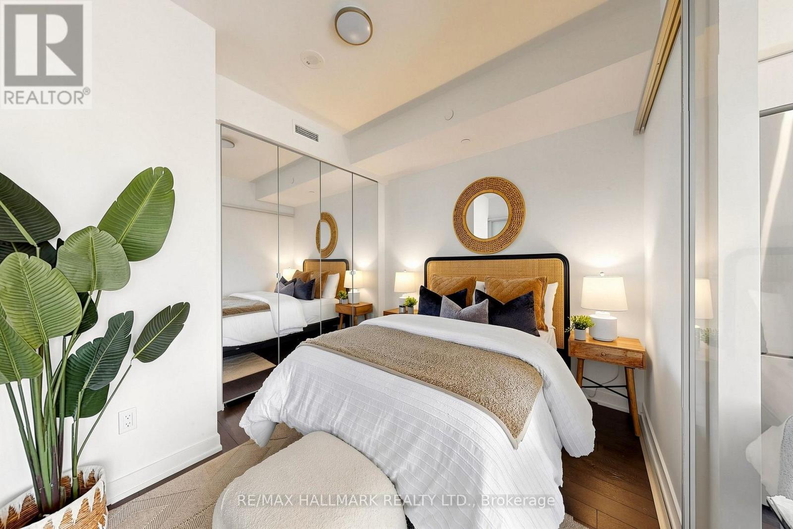 305- 1 Cardiff Road, Toronto, ON photo 9