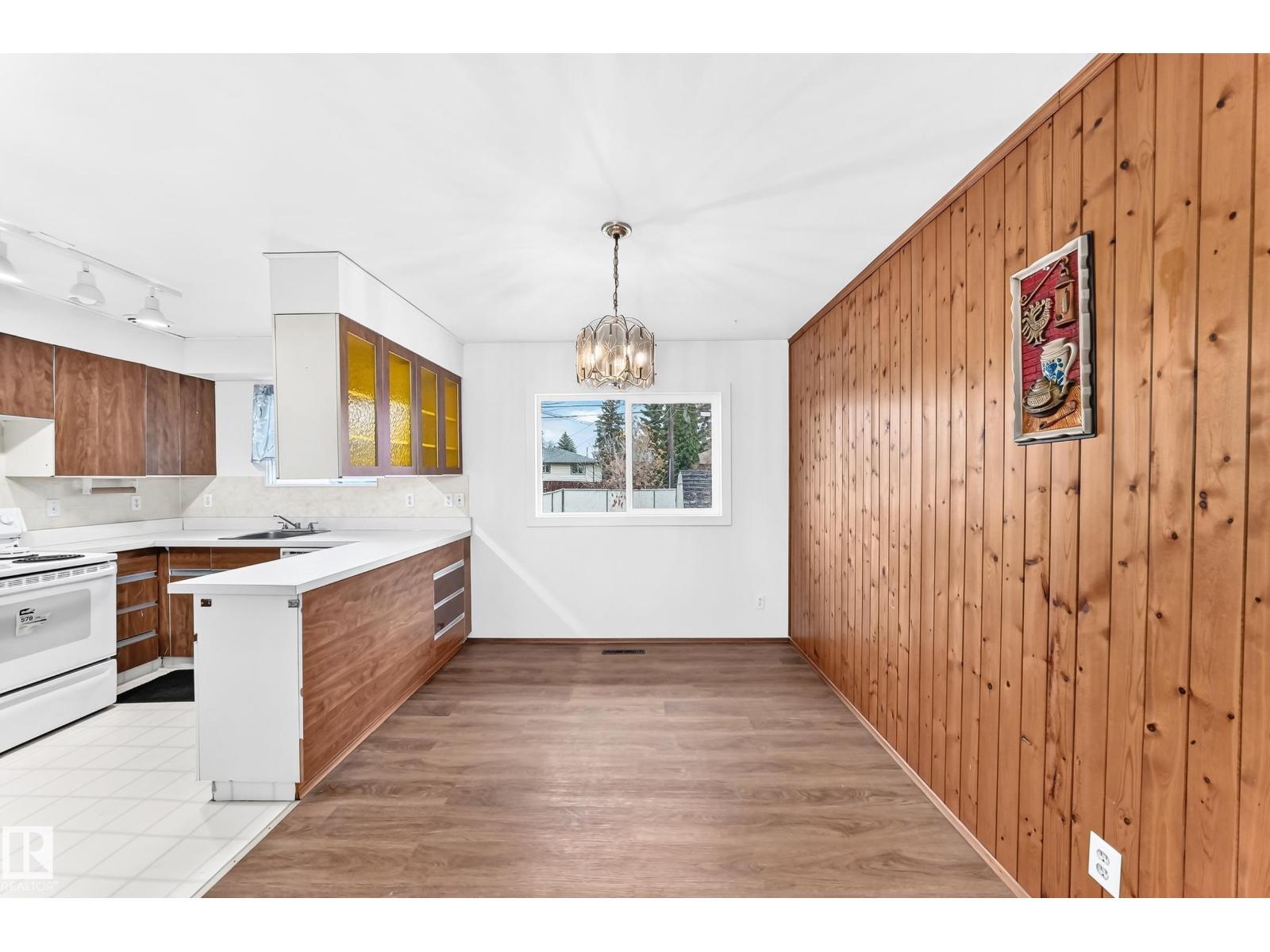 16006 87 AV NW, Edmonton — photo 3