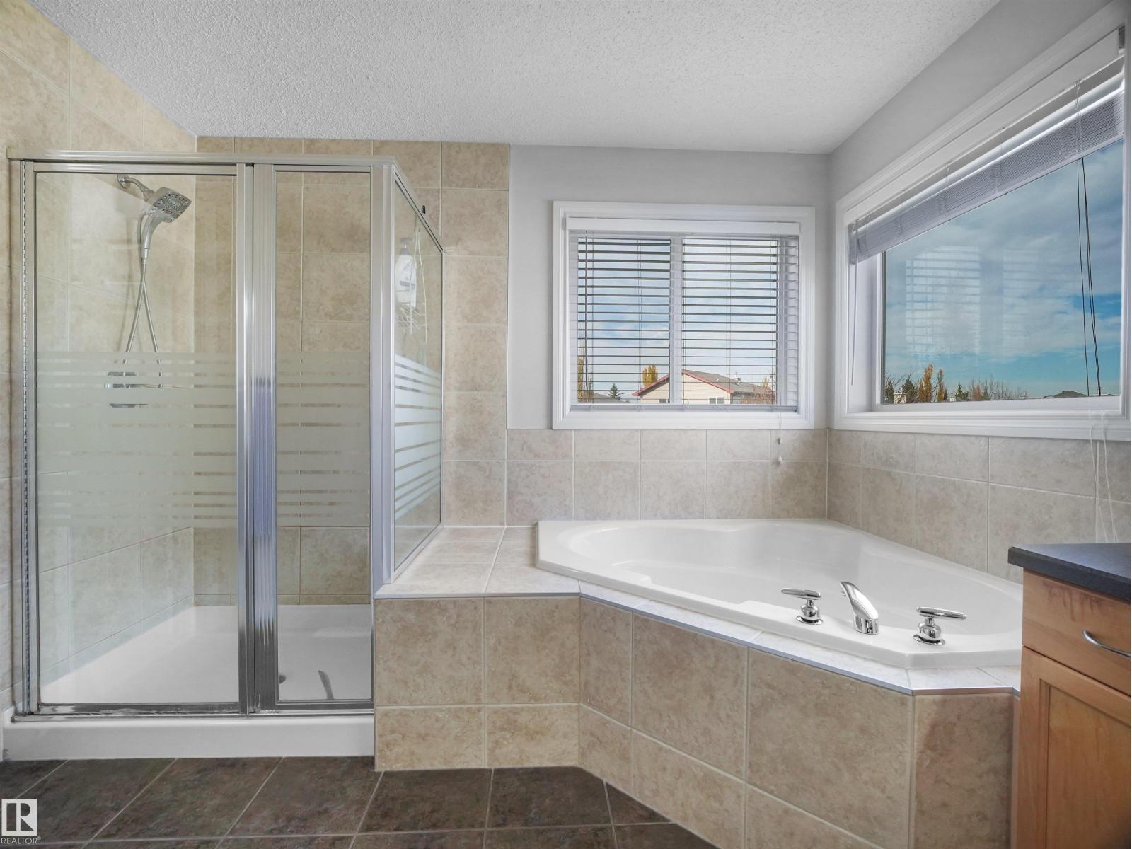 Property photograph 17 for MLS E4514318