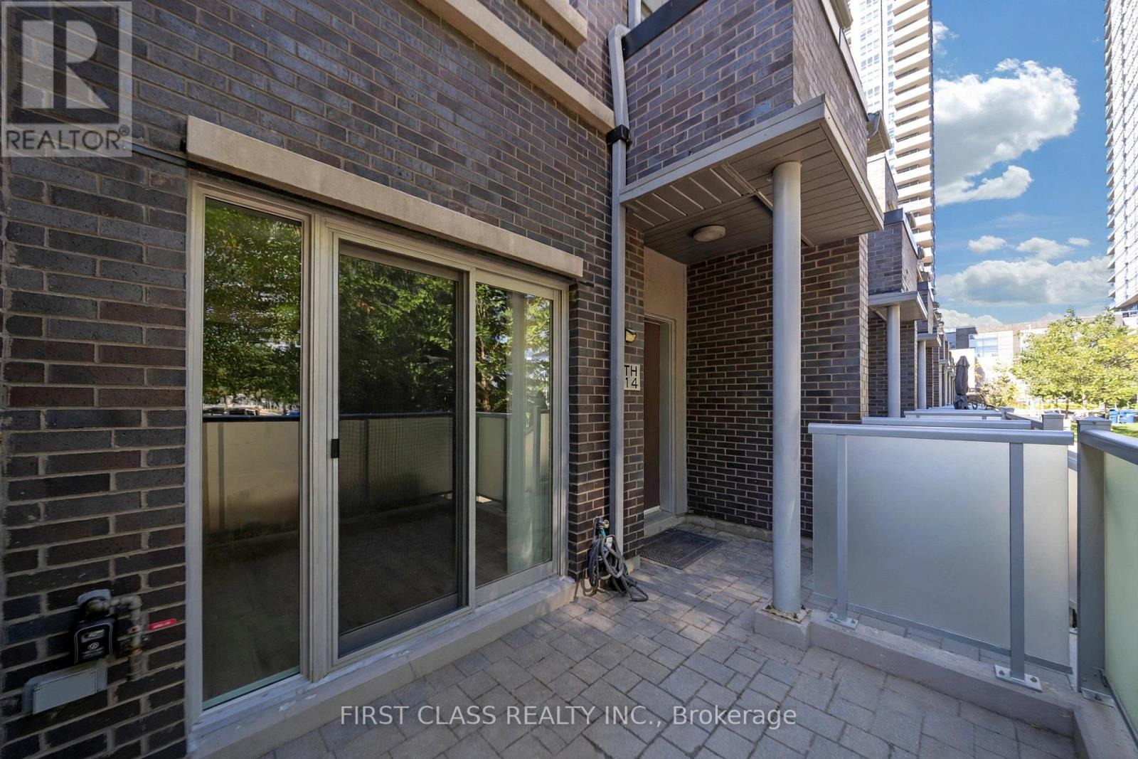 Photo of 14 - 310 VILLAGE GREEN SQUARE