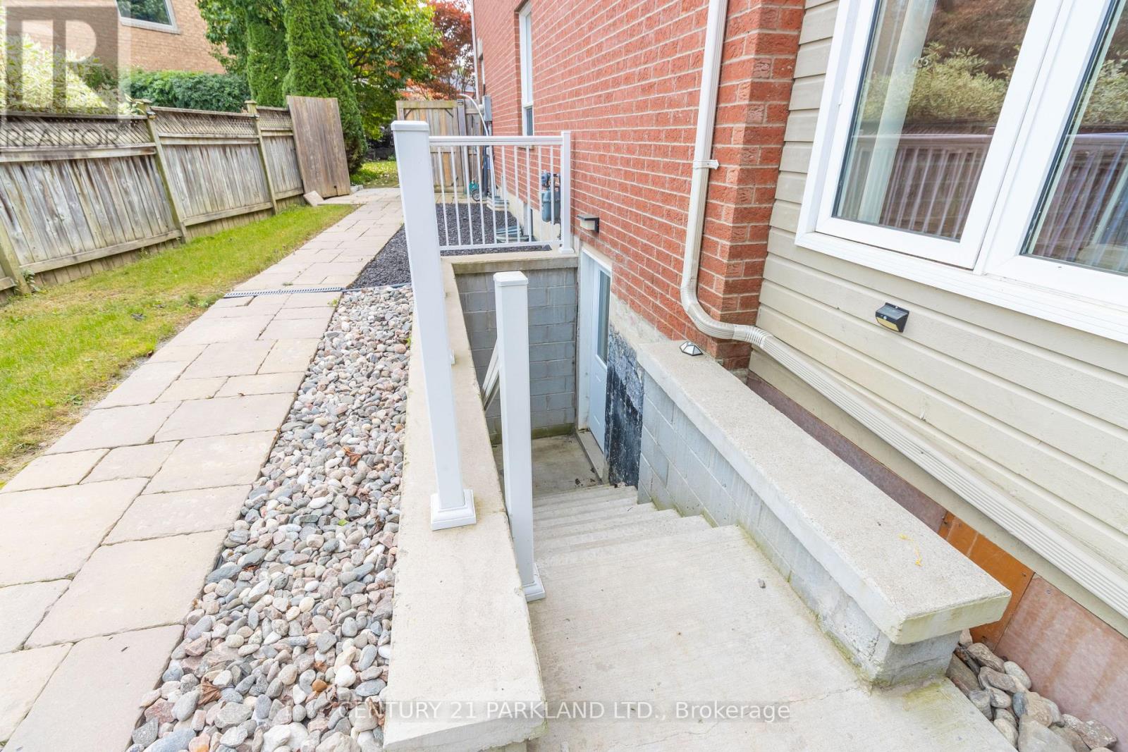 18 Napier Court, Whitby, ON photo 38