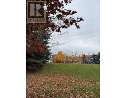 Bsmnt - 36 Ostick Street, Aurora, ON L4G7K5 Photo 16