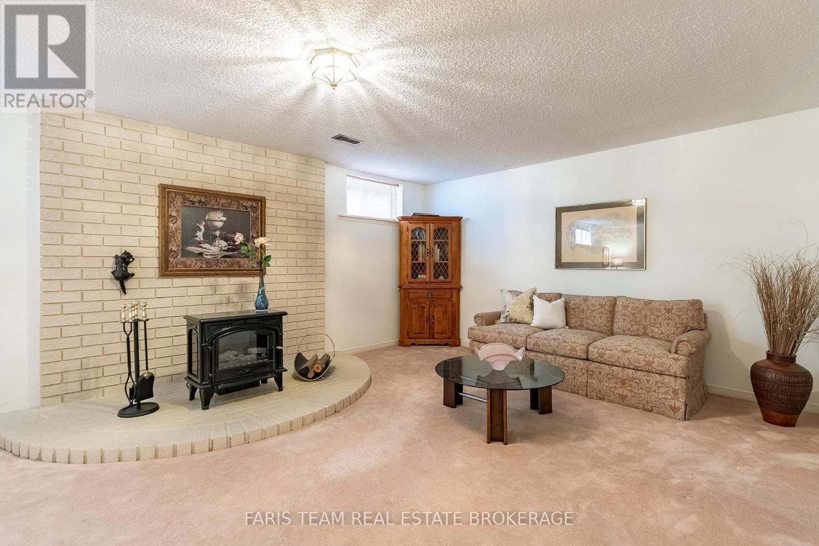 29 Ferguson Drive, Barrie photo 17