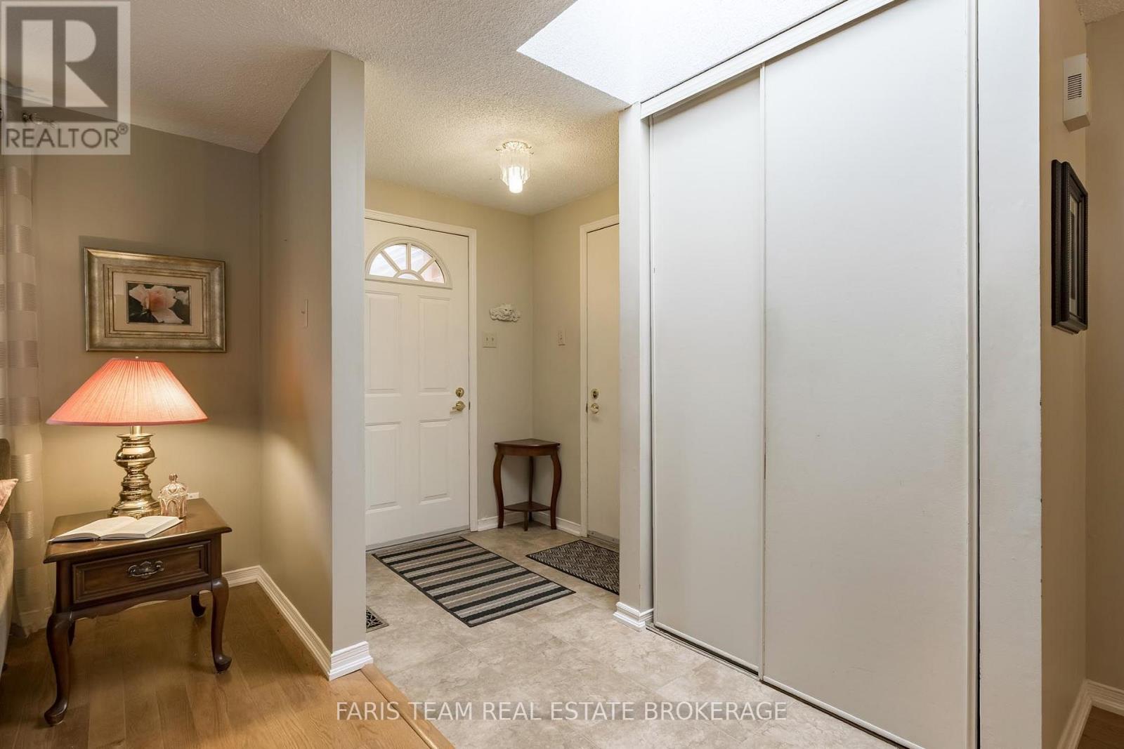 29 Ferguson Drive, Barrie photo 3