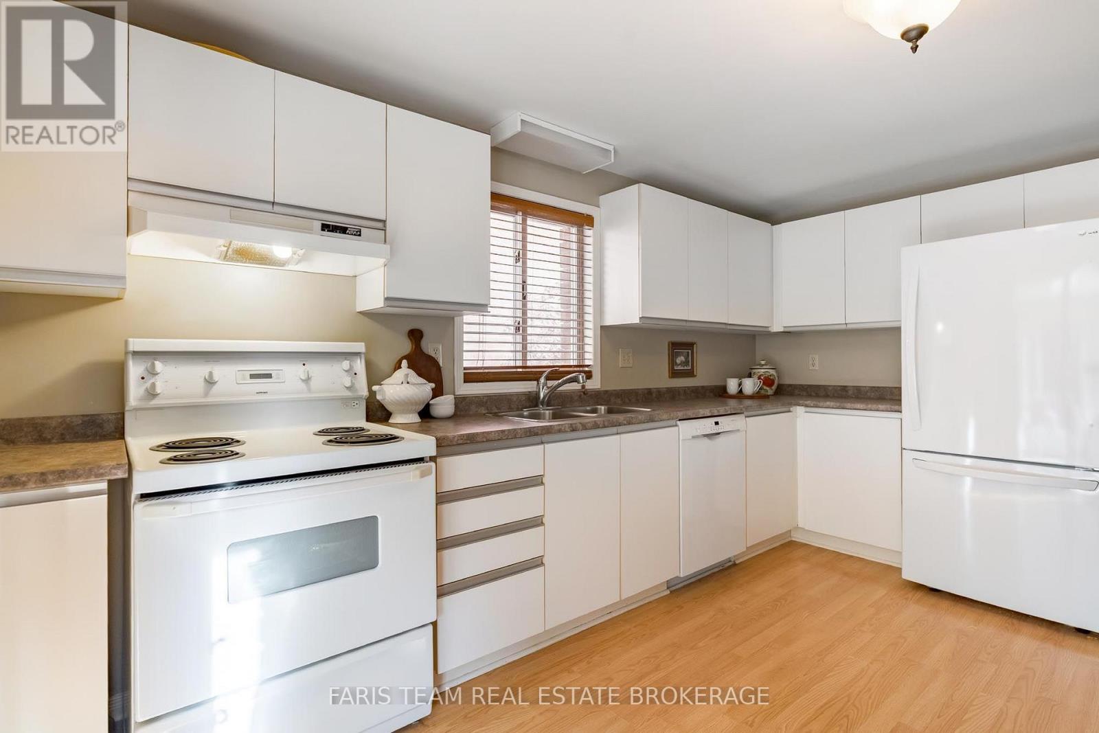 29 Ferguson Drive, Barrie photo 5