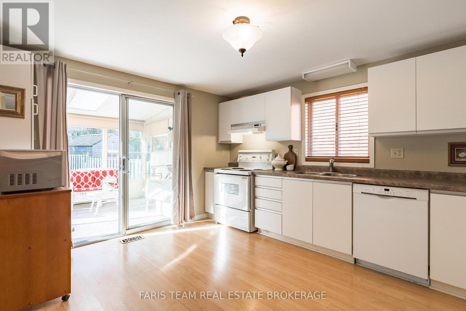 29 Ferguson Drive, Barrie photo 6