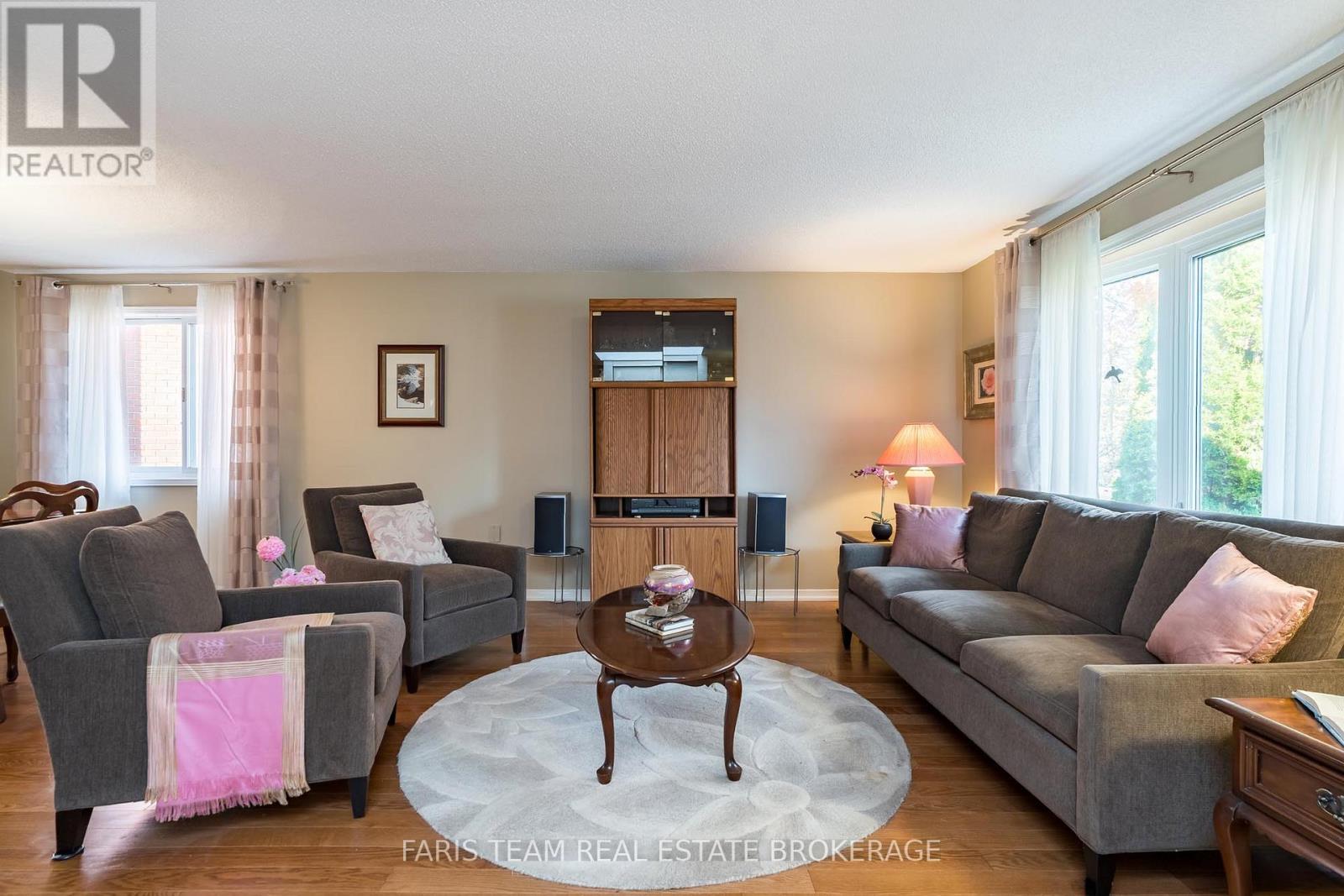 29 Ferguson Drive, Barrie photo 8