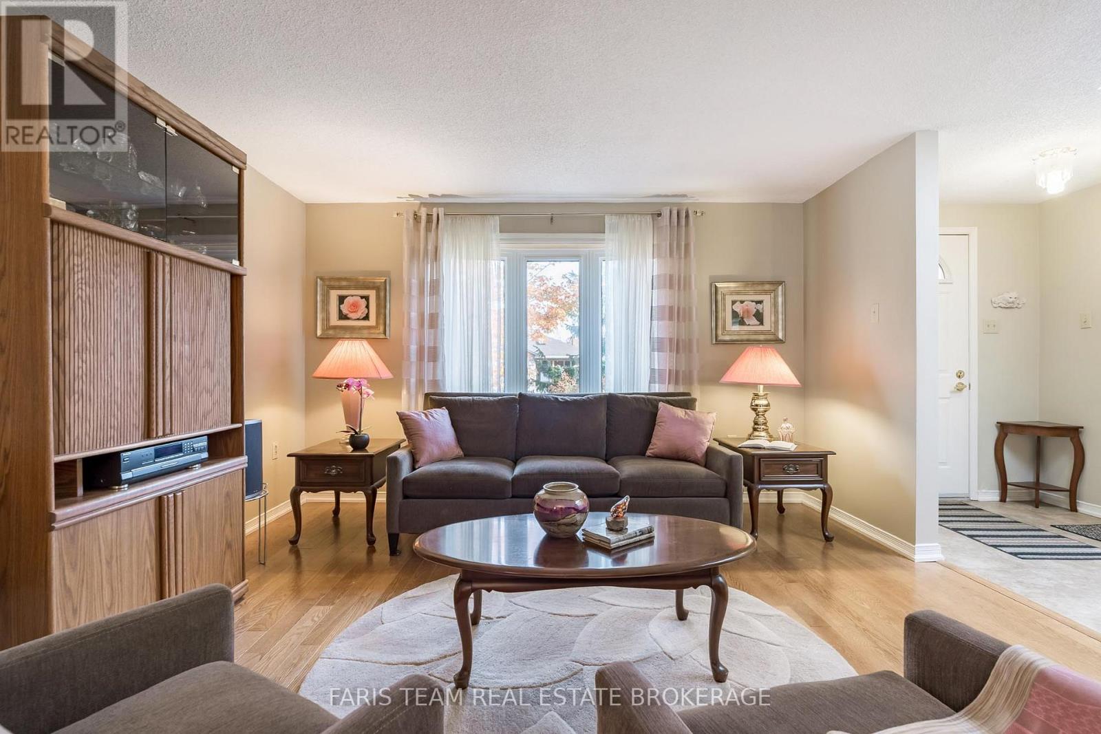 29 Ferguson Drive, Barrie photo 9